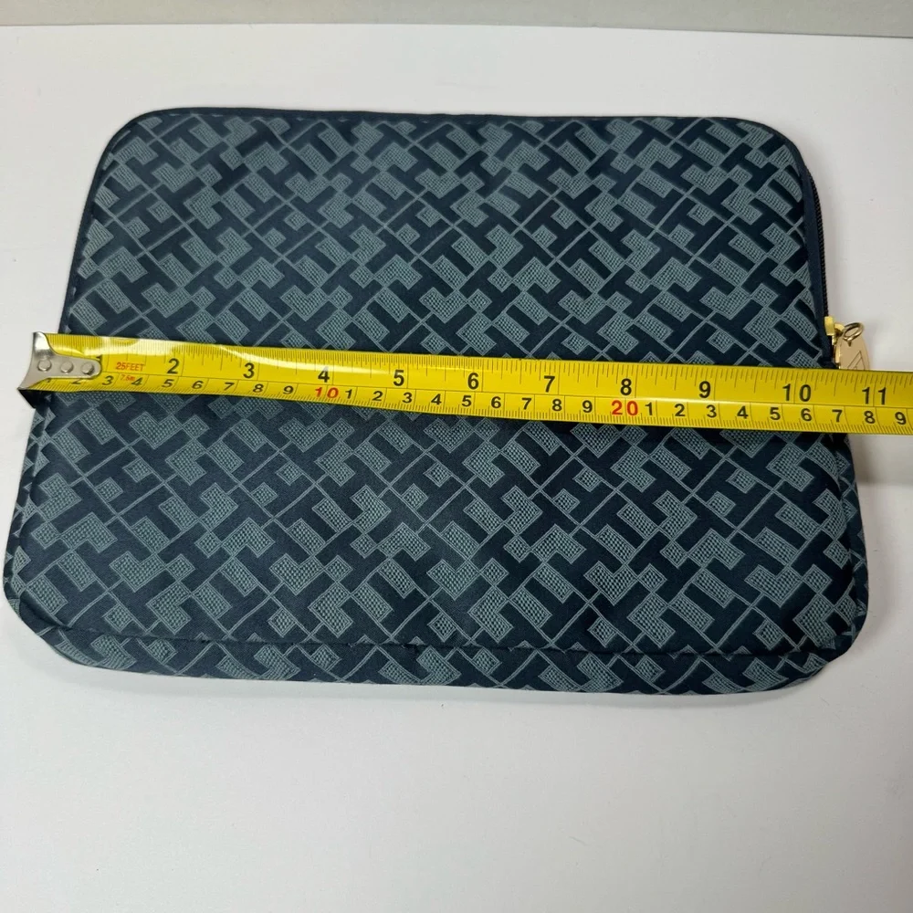 TOMMY‎ HILFIGER Zip-Around Tablet Sleeve Pouch Carrying Case Blue Nylon Logo